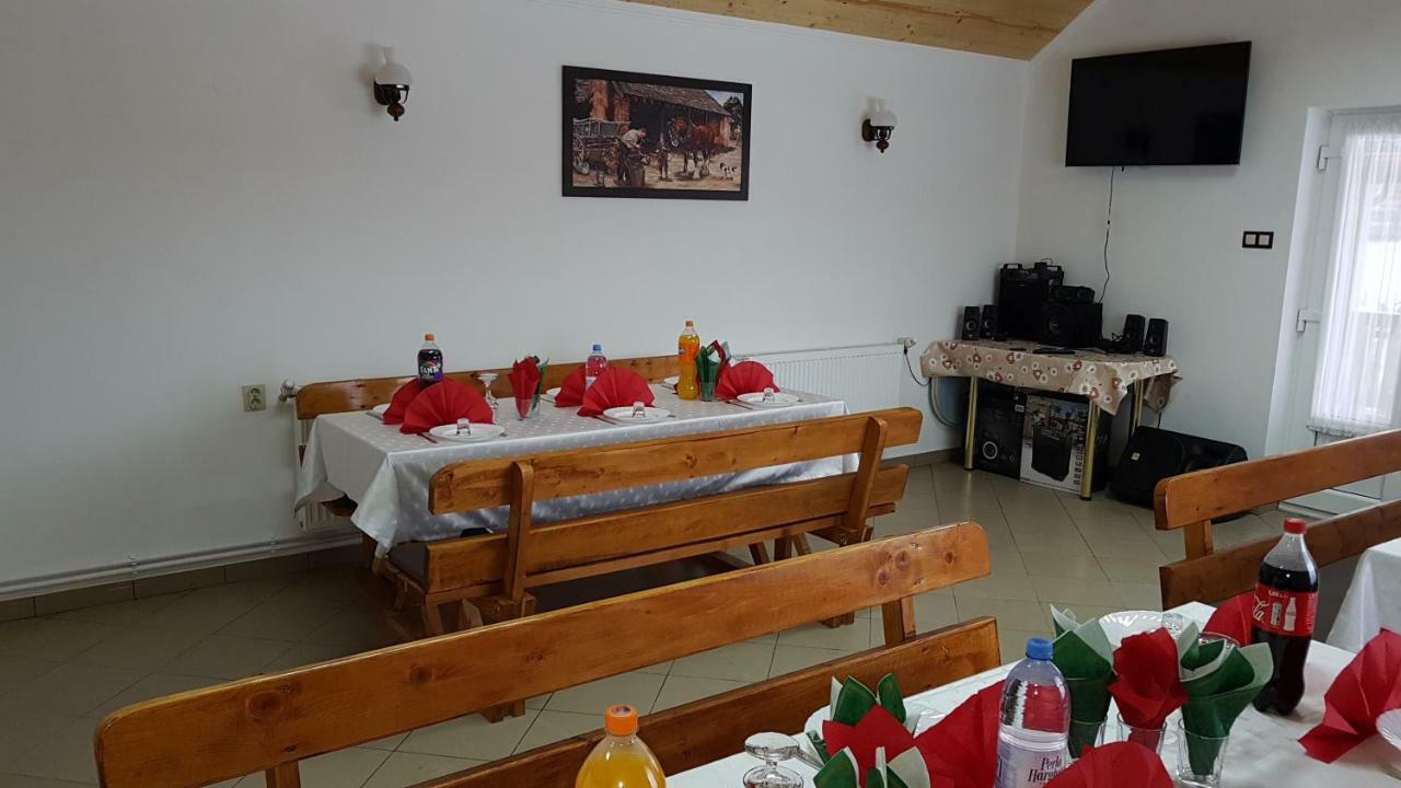 Bed and Breakfast Hazanéző Panzió Corund  Exterior foto
