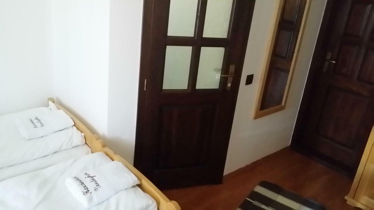 Bed and Breakfast Hazanéző Panzió Corund  Exterior foto