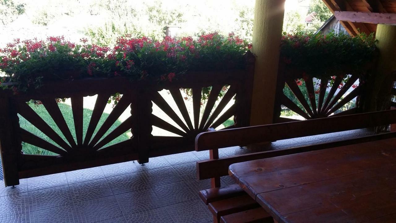 Bed and Breakfast Hazanéző Panzió Corund  Exterior foto