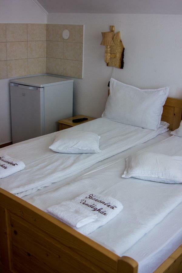 Bed and Breakfast Hazanéző Panzió Corund  Exterior foto